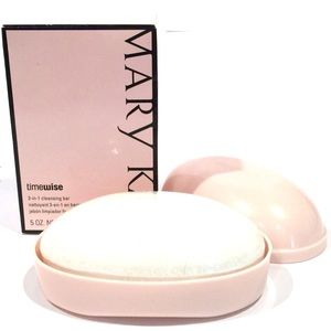 New in box! 💋 Timewise 3 in 1 cleansing bar 💋